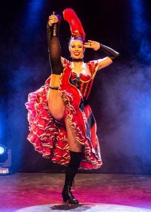 Une danseuse de french cancan