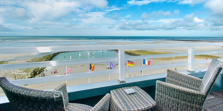 Une chambre avec vue mer pour se repose après votre soirée d'enterrement de vie de garçon ou fille