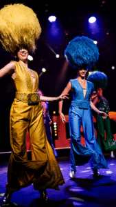 spectacle festif au cabaret de Licques