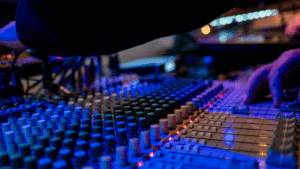 réglages techniques de la lumière au Cabaret de Licques